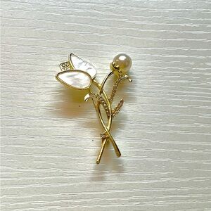 Gold Mother of Pearl Like Floral Brooch – Pearl Accent Rhinestone Stem Pin